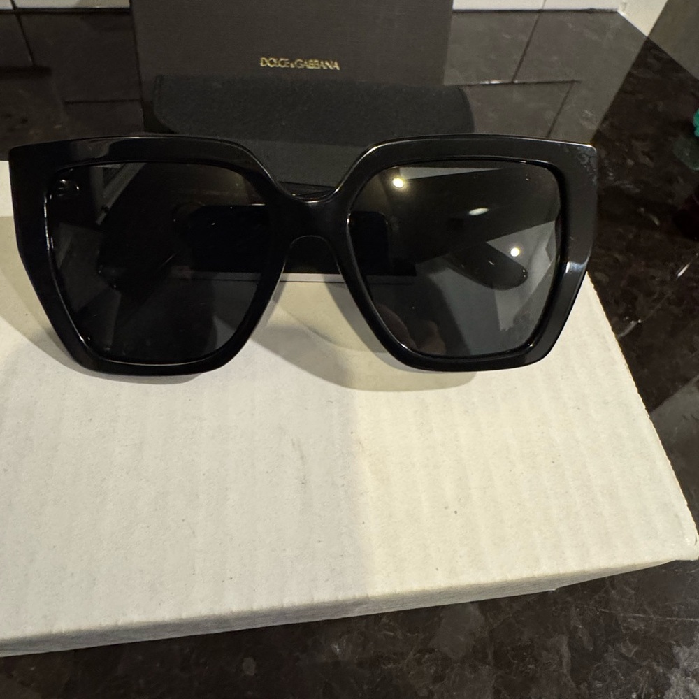 Dolce & Gabbana Bold Black Sunglasses - Picture 5 of 9
